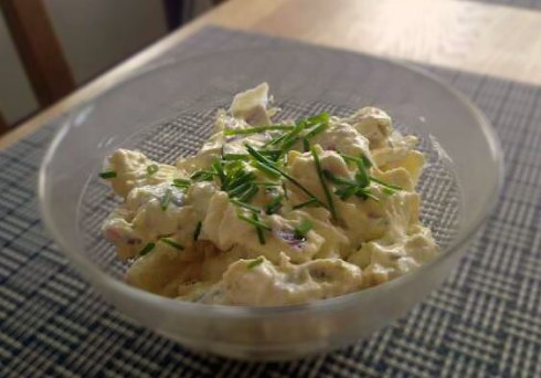Bild på Curryspetsad Cornichon- & Potatissallad i glasskål